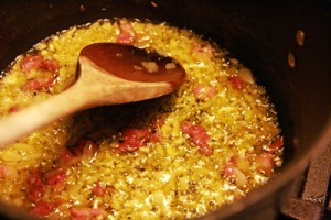 Sofrito af løg, bladselleri,hvidløg og pancetta
